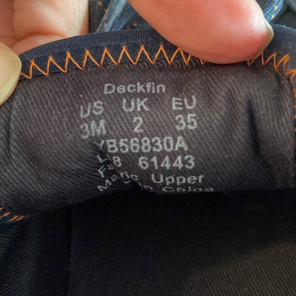 Kids Sperry canvas sneakers. Excellent condition. Only worn once. - Picture 4 of 4